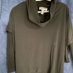 Joseph Ribkoff top, size M. Black and very flowy